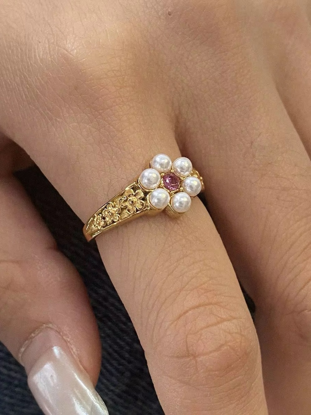 SIZE 8 | 18K Gold Plated Flower Ring